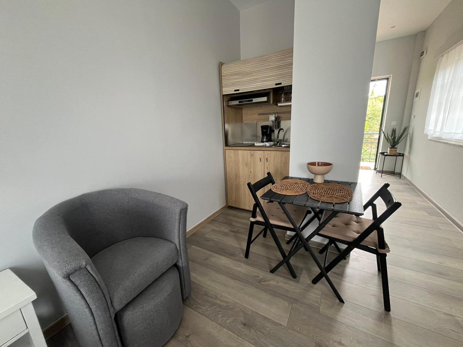 Apartments Katoji Chrani Eksteriør bilde